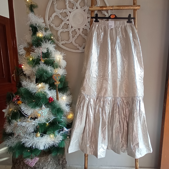 H&M Striped Silver Skirt - Picture 2 of 16